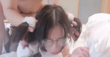 国产精品❤️清纯如莲花的眼镜妹-JK少女制服❤️被猥琐猪头主人无套搞了，还内射，艹得哇哇叫，戴眼镜的就是闷骚[]